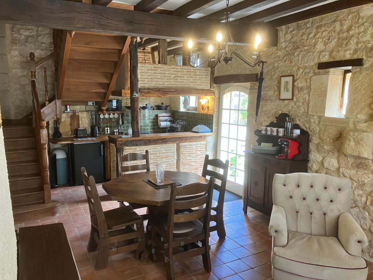 Le Petit Chateau - Adults Only Property Le Bugue Bagian luar foto