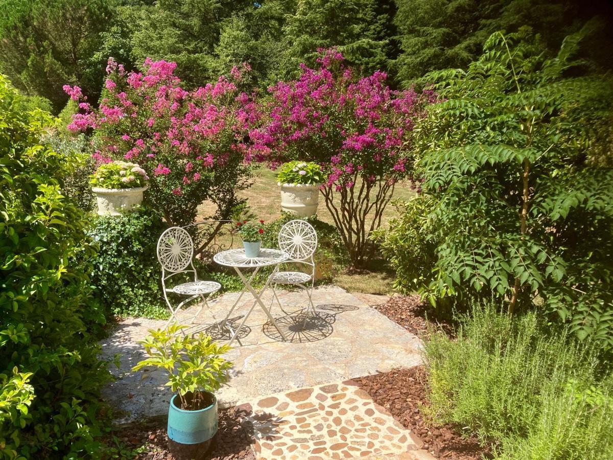 Le Petit Chateau - Adults Only Property Le Bugue Bagian luar foto