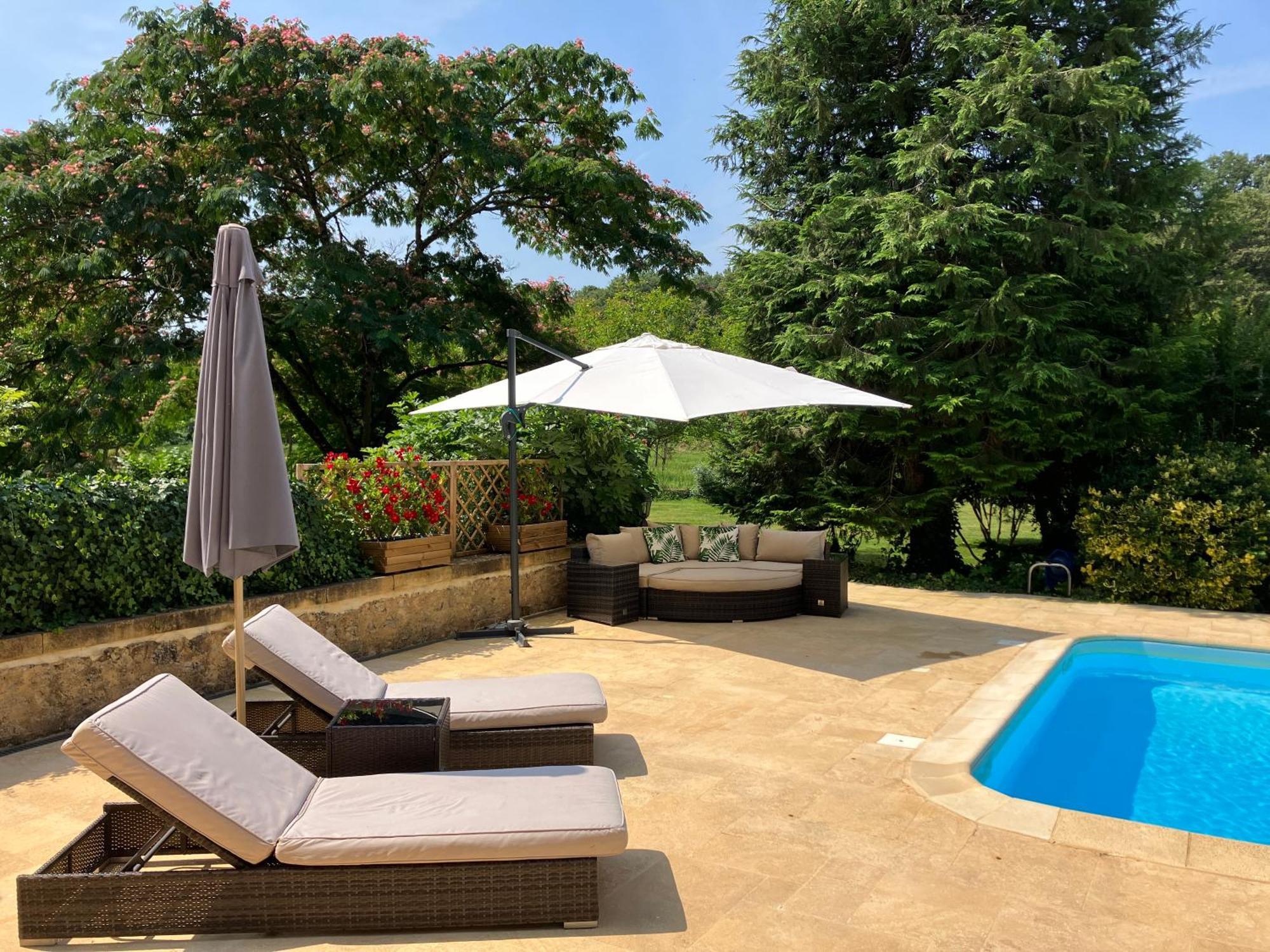 Le Petit Chateau - Adults Only Property Le Bugue Bagian luar foto